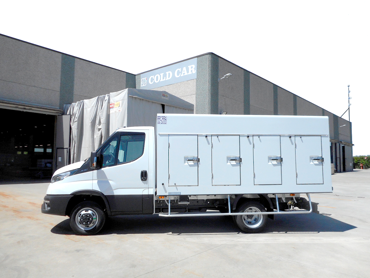 Furgone Cold Car con carrozzeria refrigerata